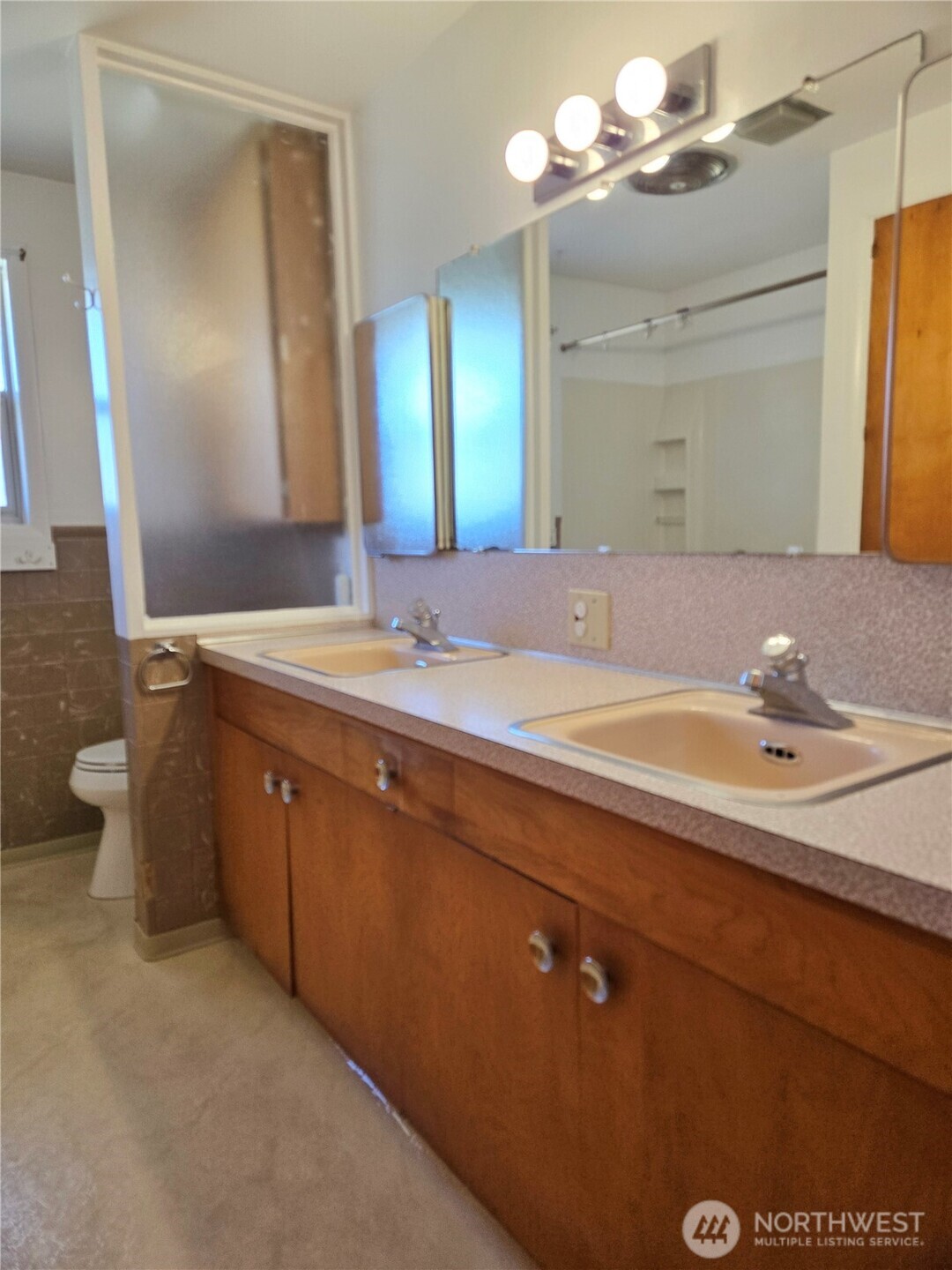 821 Danielson Road Property Photo 20