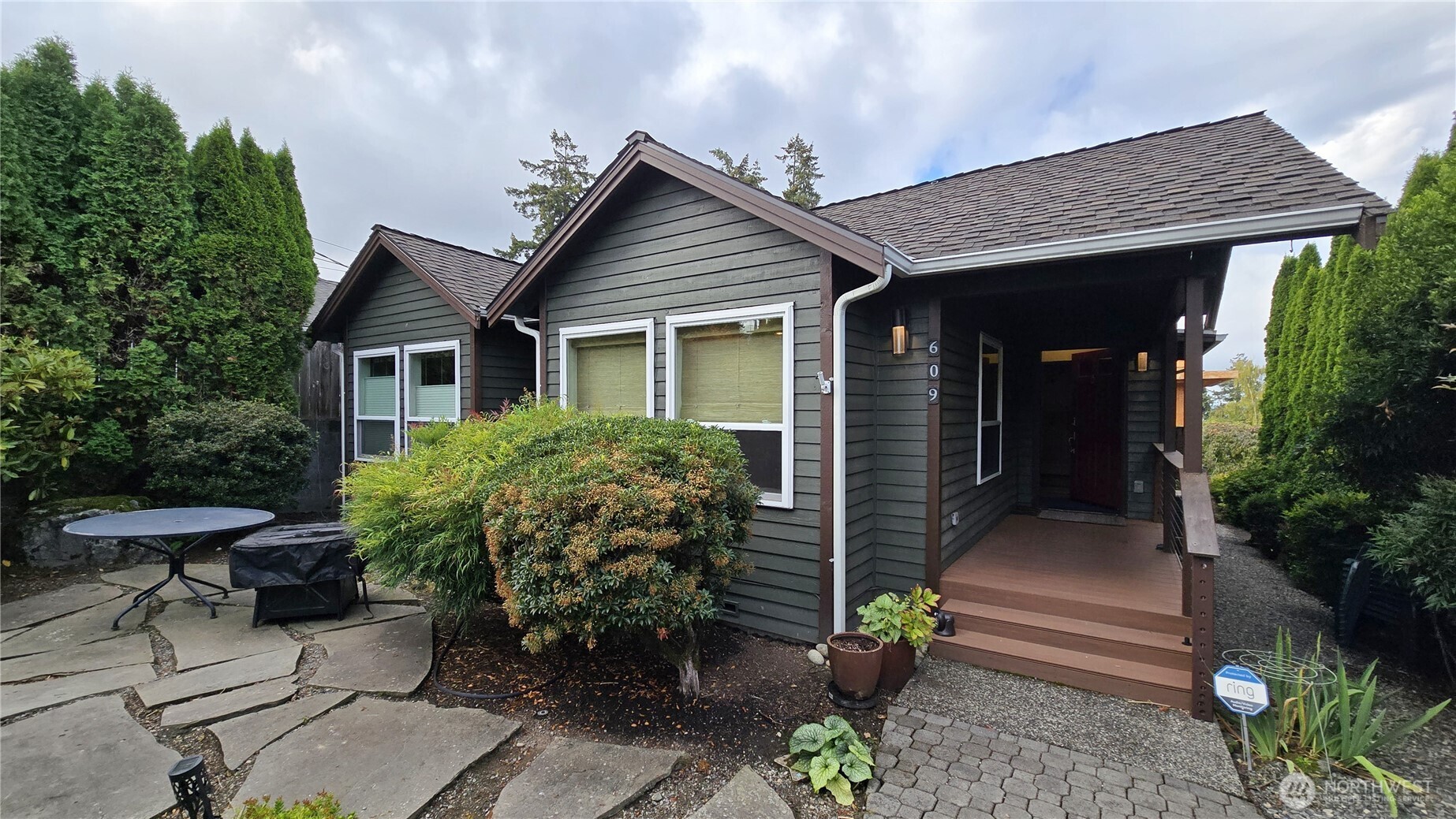 609 13th Avenue Property Photo 1