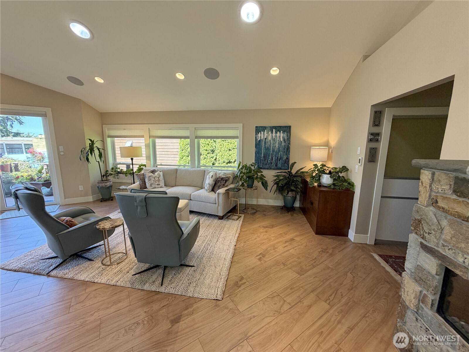 609 13th Avenue Property Photo 10