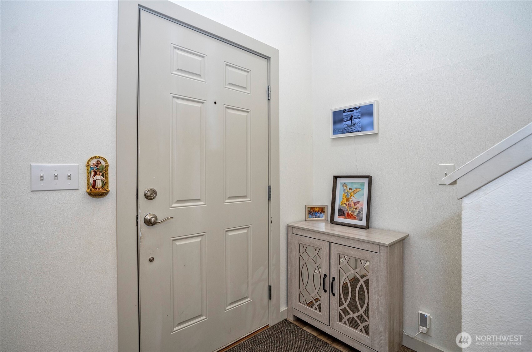 10023 Angle Lane Property Photo 4