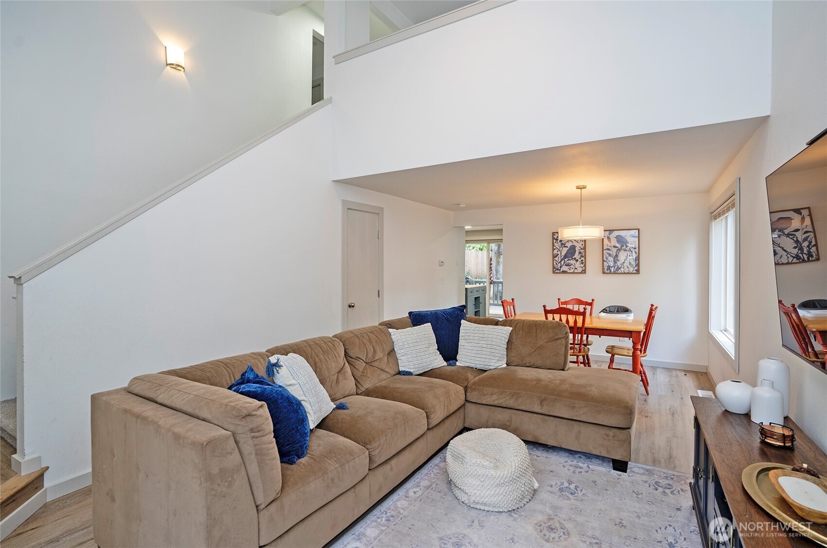 10023 Angle Lane Property Photo 6