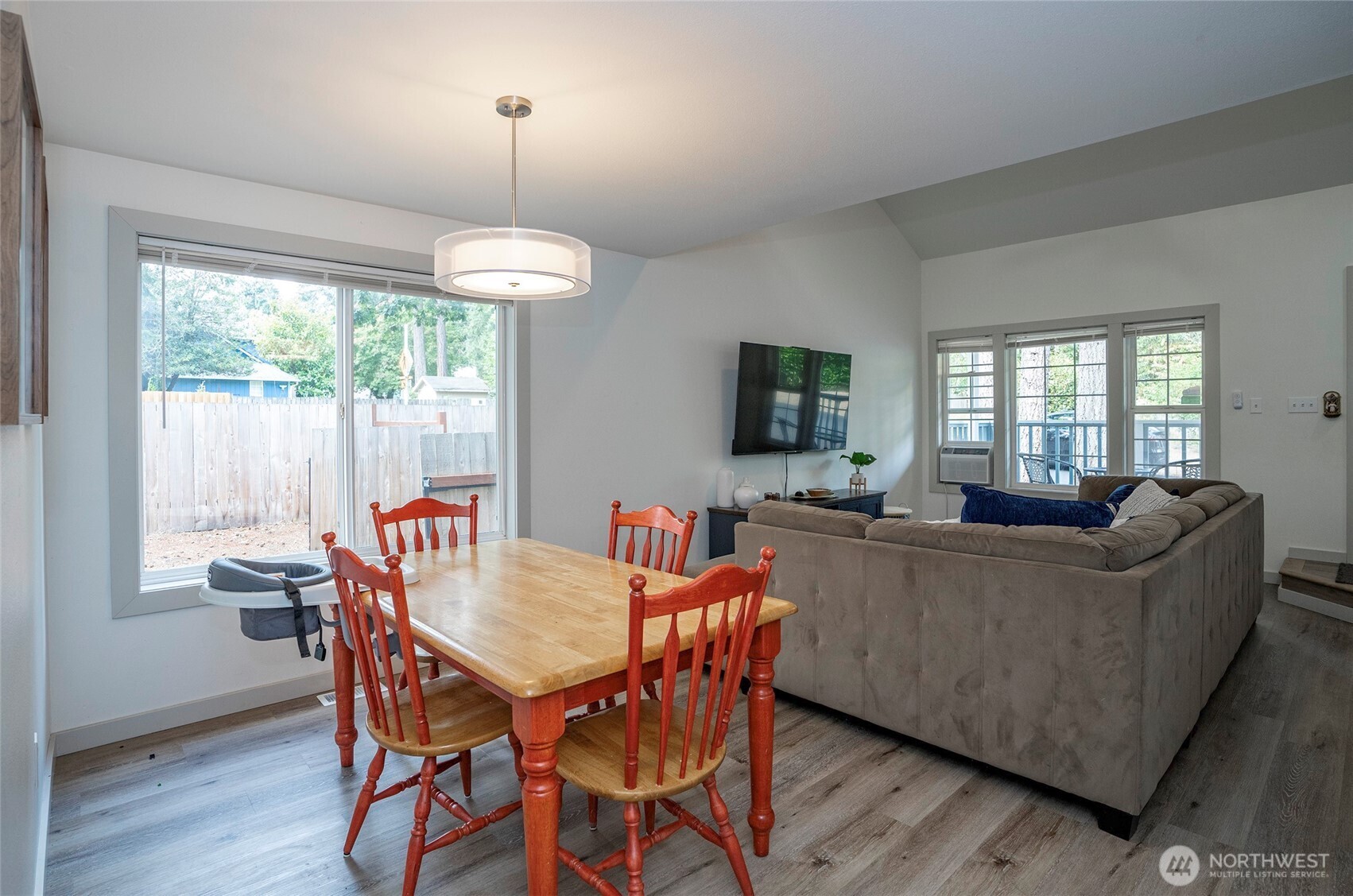 10023 Angle Lane Property Photo 11