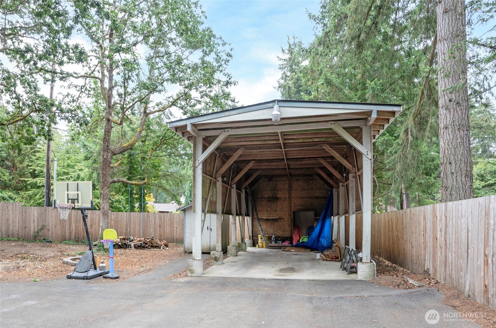 10023 Angle Lane Property Photo 40