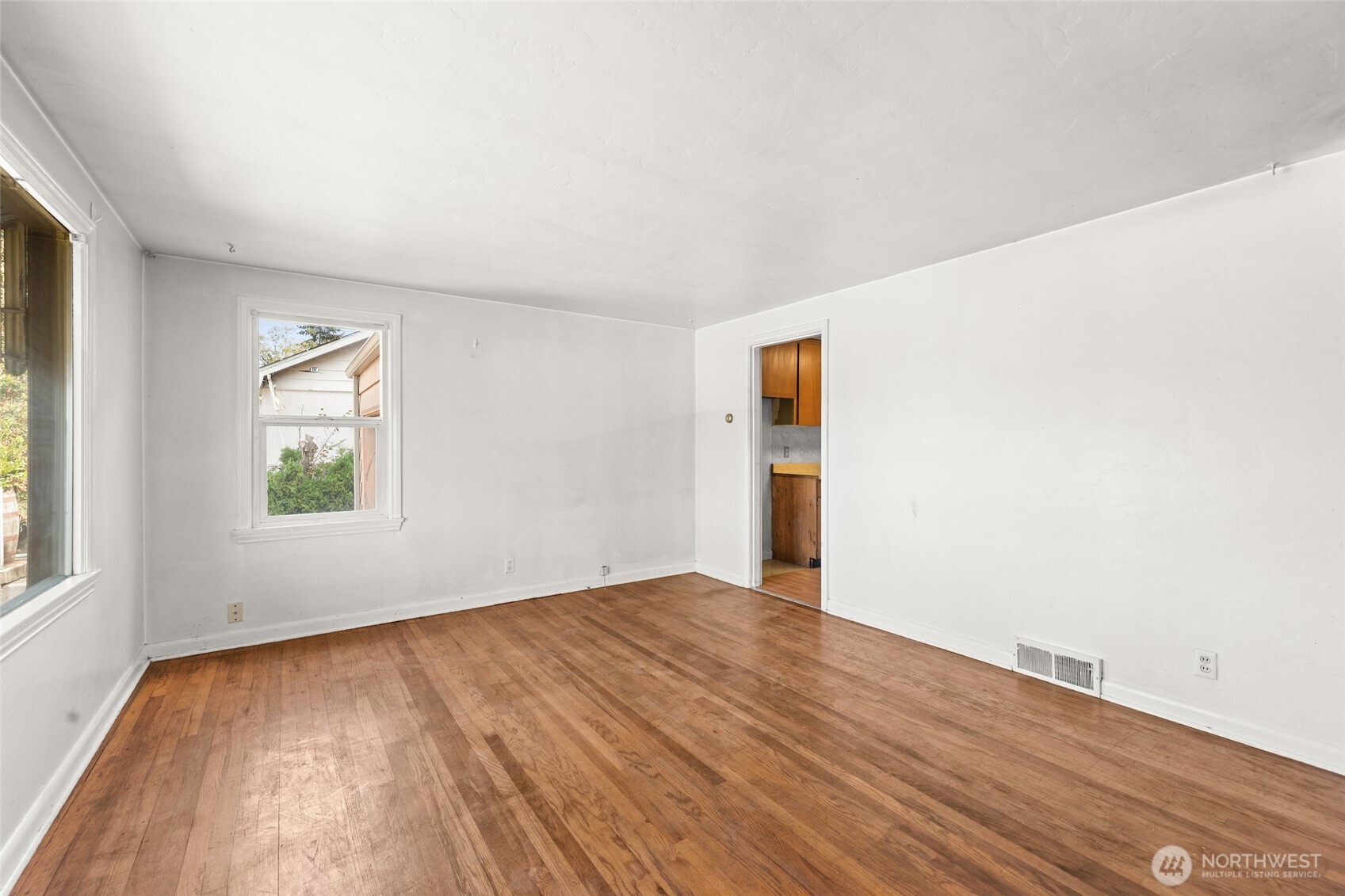 406 Windsor Way Property Photo 5