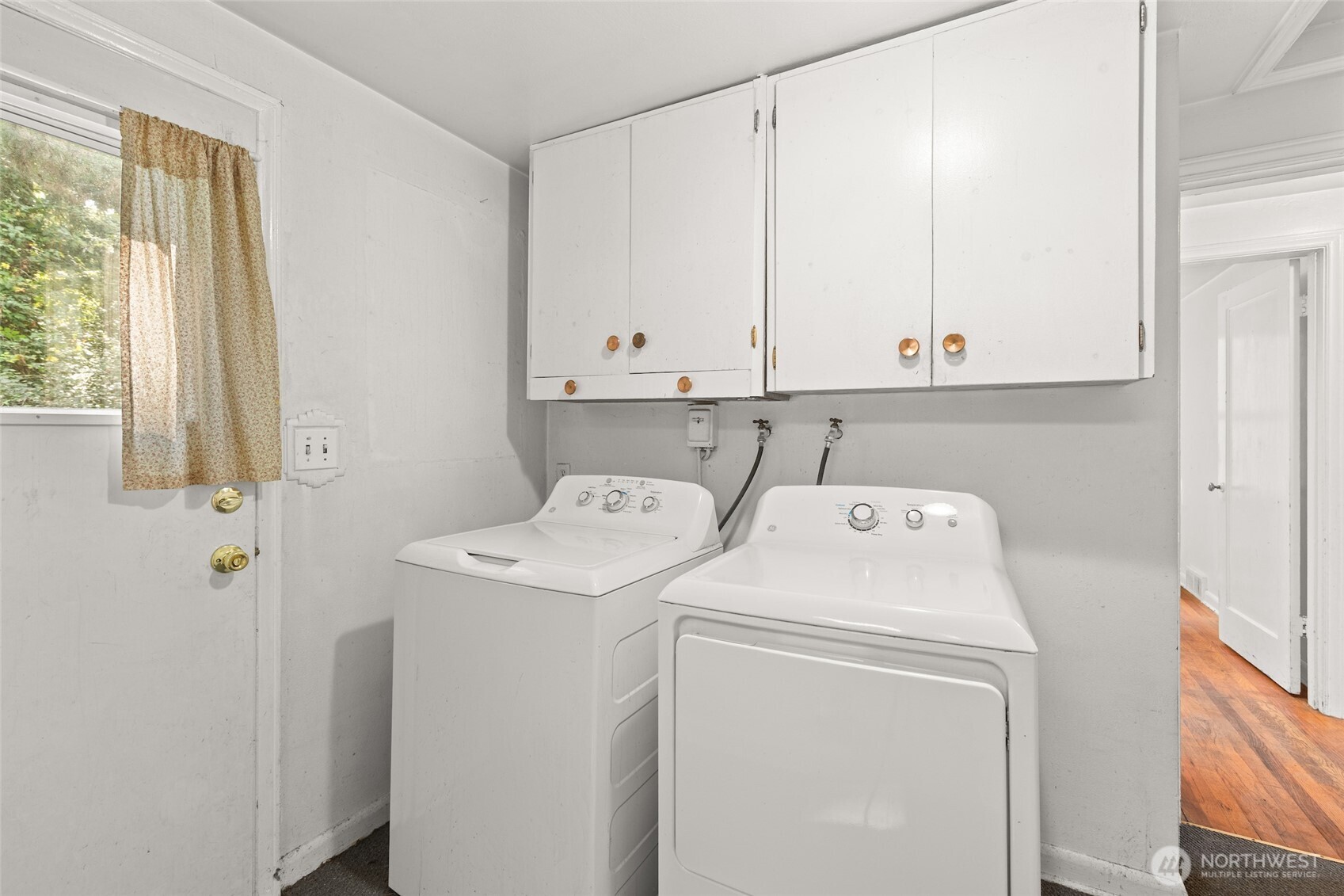 406 Windsor Way Property Photo 22
