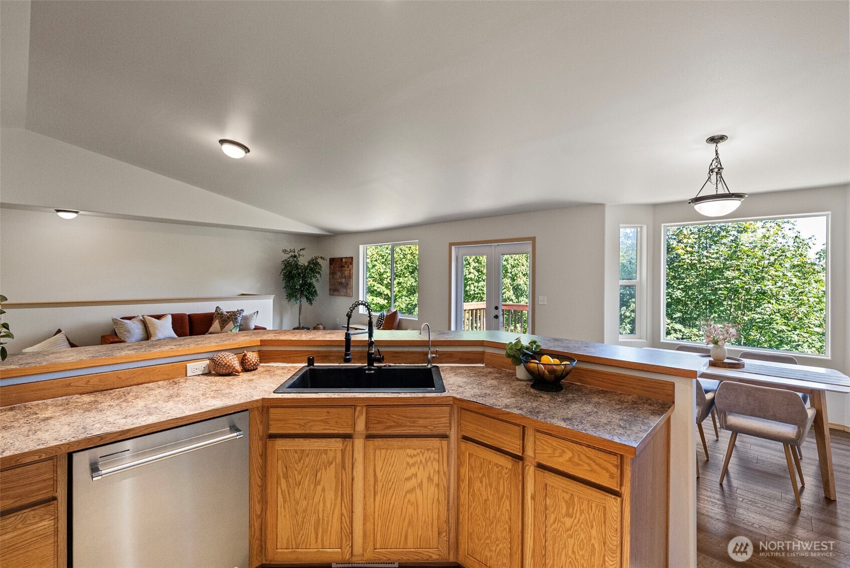 4959 Long Lake Road Property Photo 10