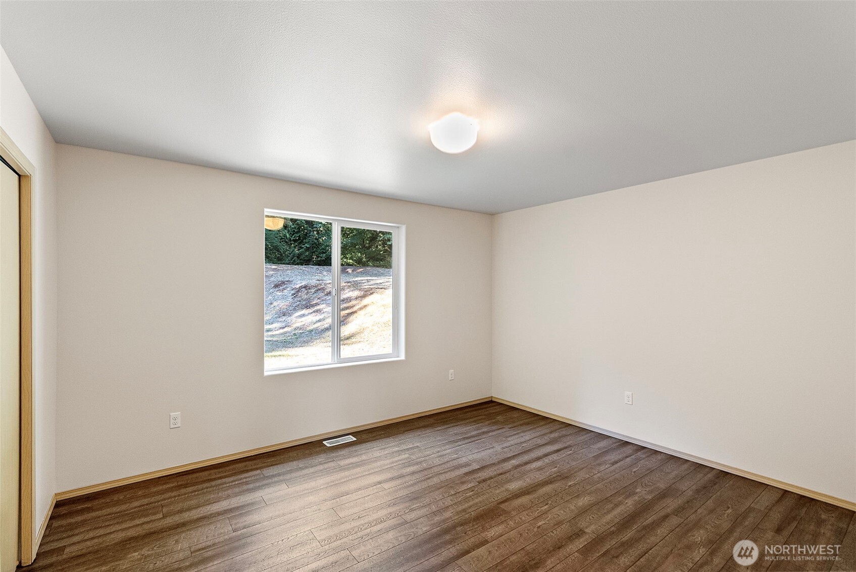 4959 Long Lake Road Property Photo 24