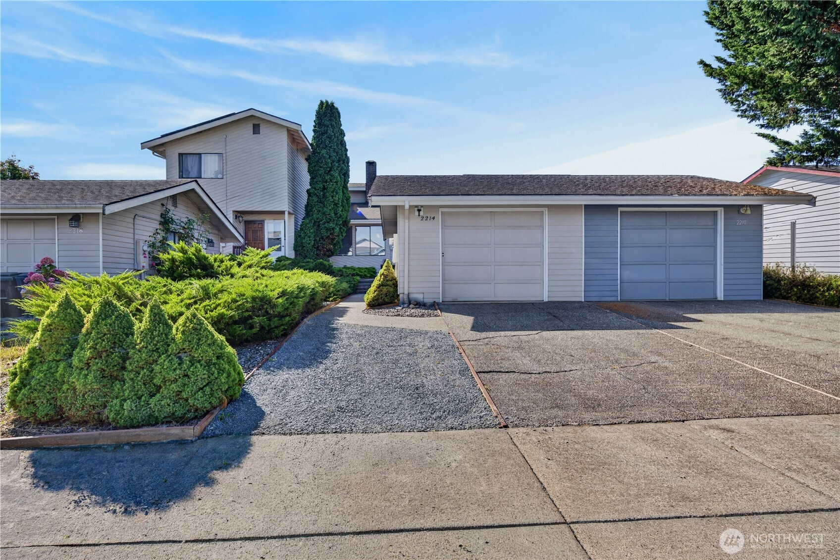 2214 E Fulton Property Photo 22