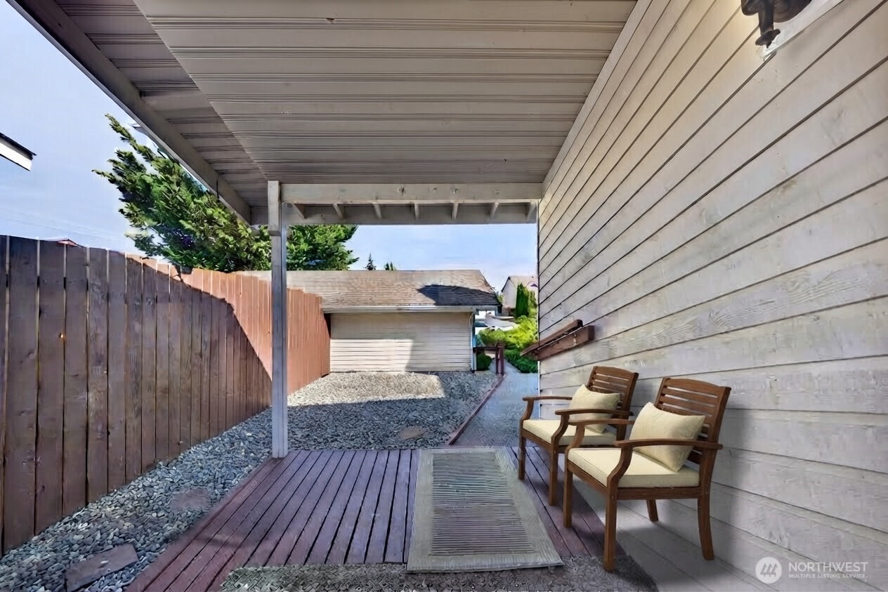 2214 E Fulton Property Photo 23