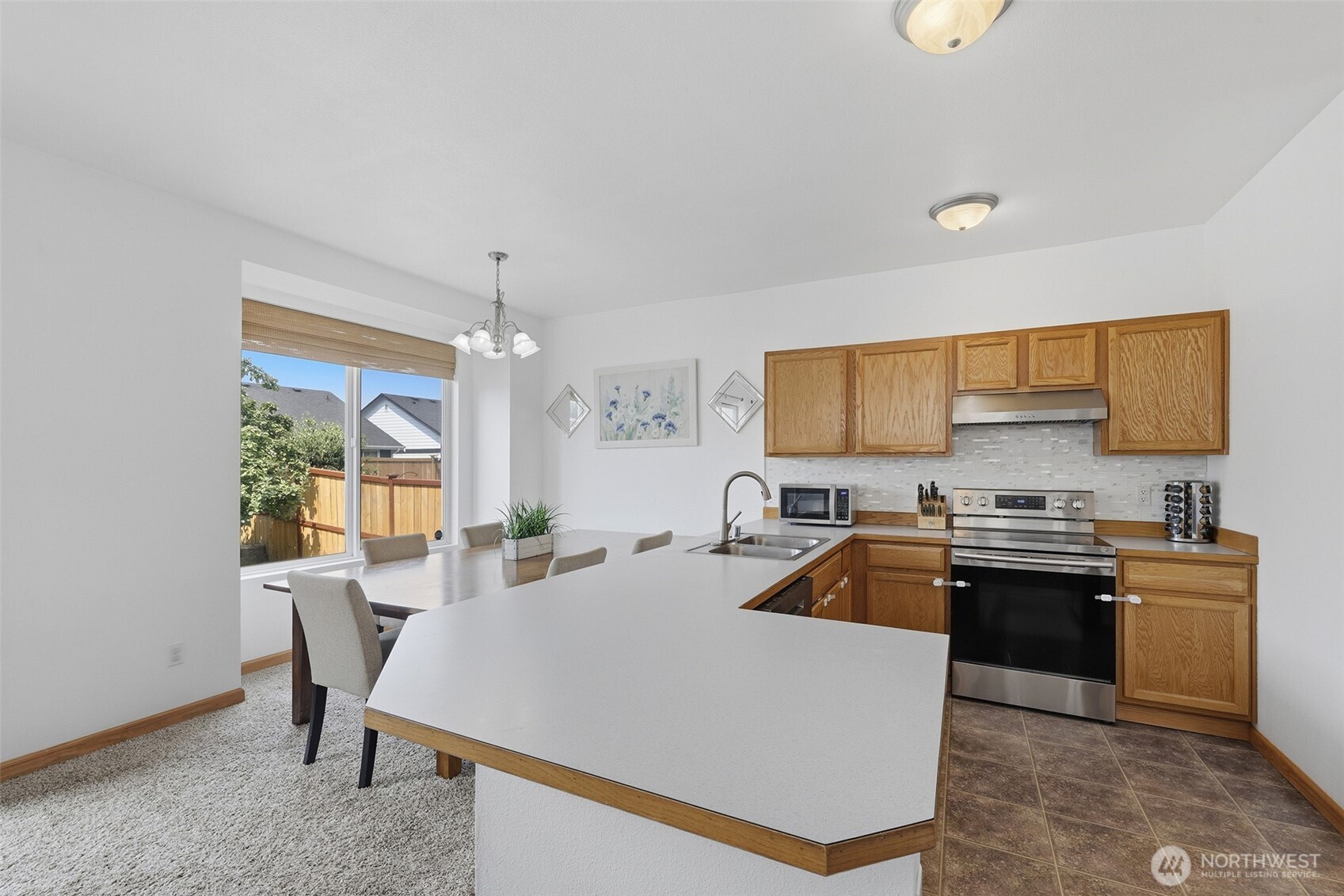 18512 98th Avenue Property Photo 4
