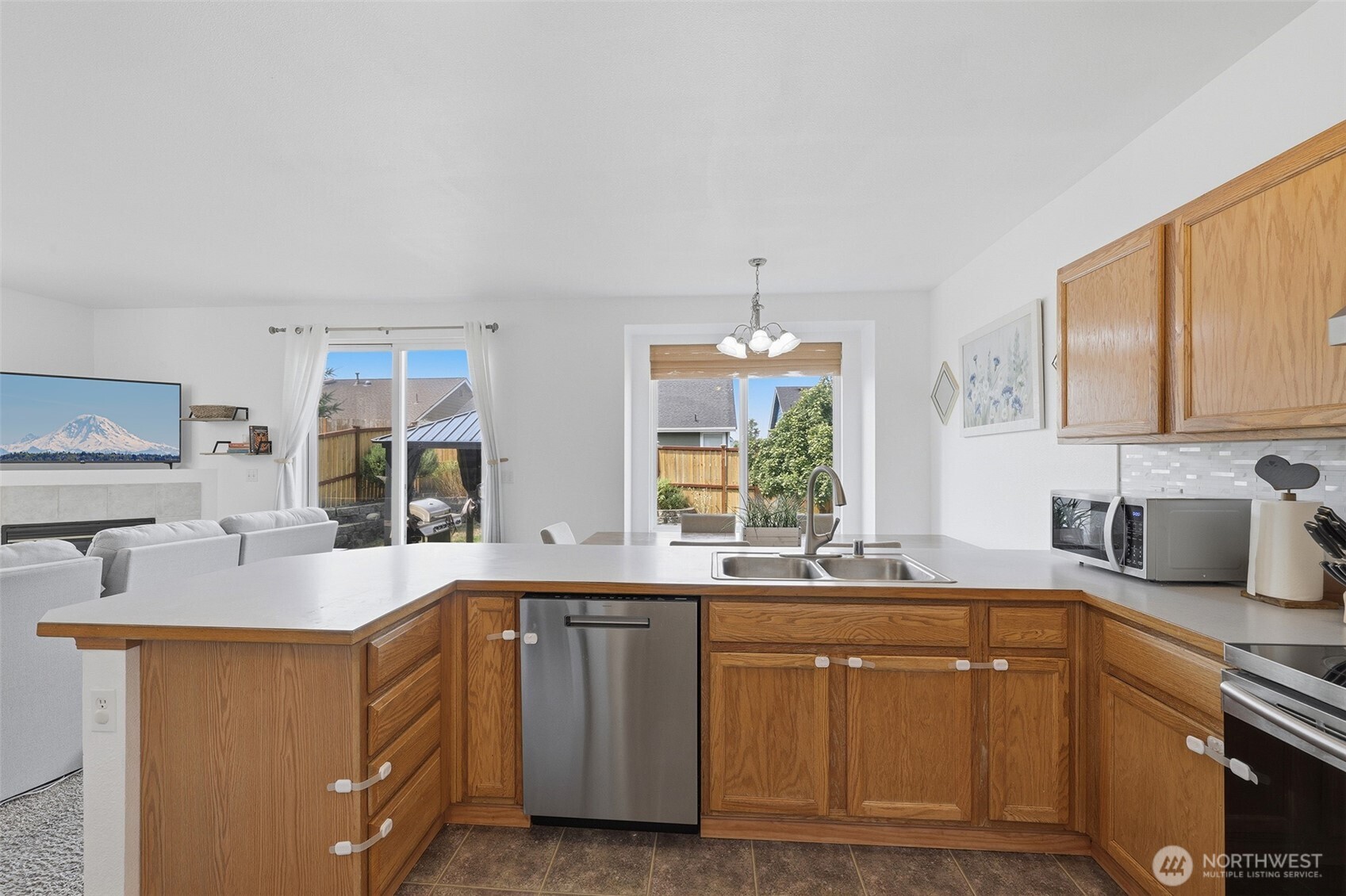 18512 98th Avenue Property Photo 6