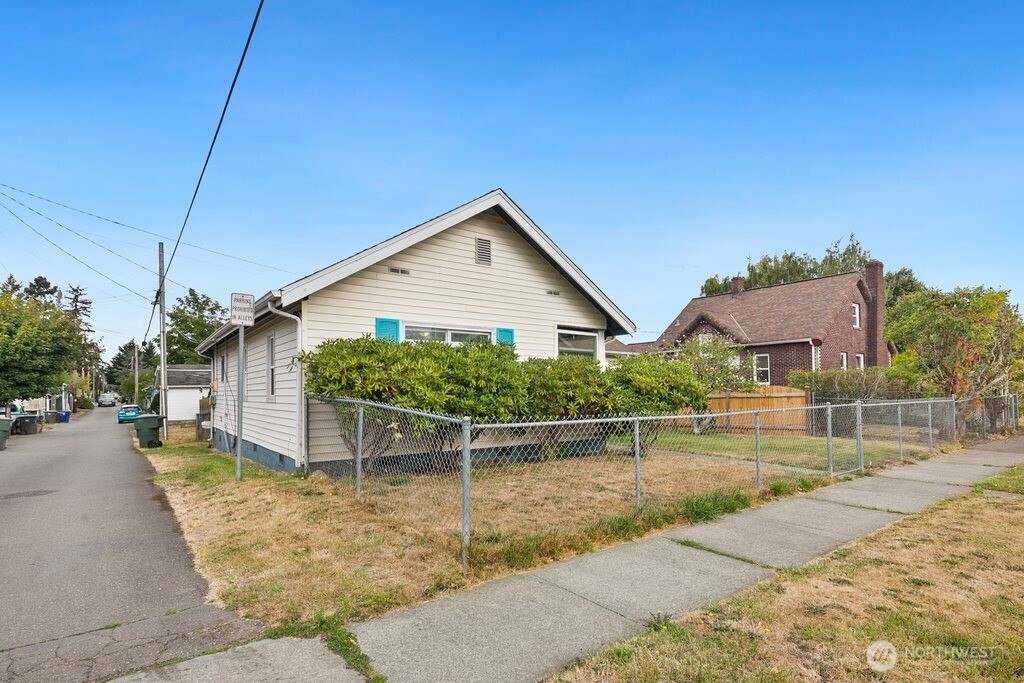 1911 17th Street Property Photo 3