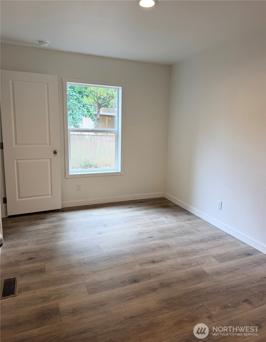 8597 Golden Valley Drive Property Photo 5