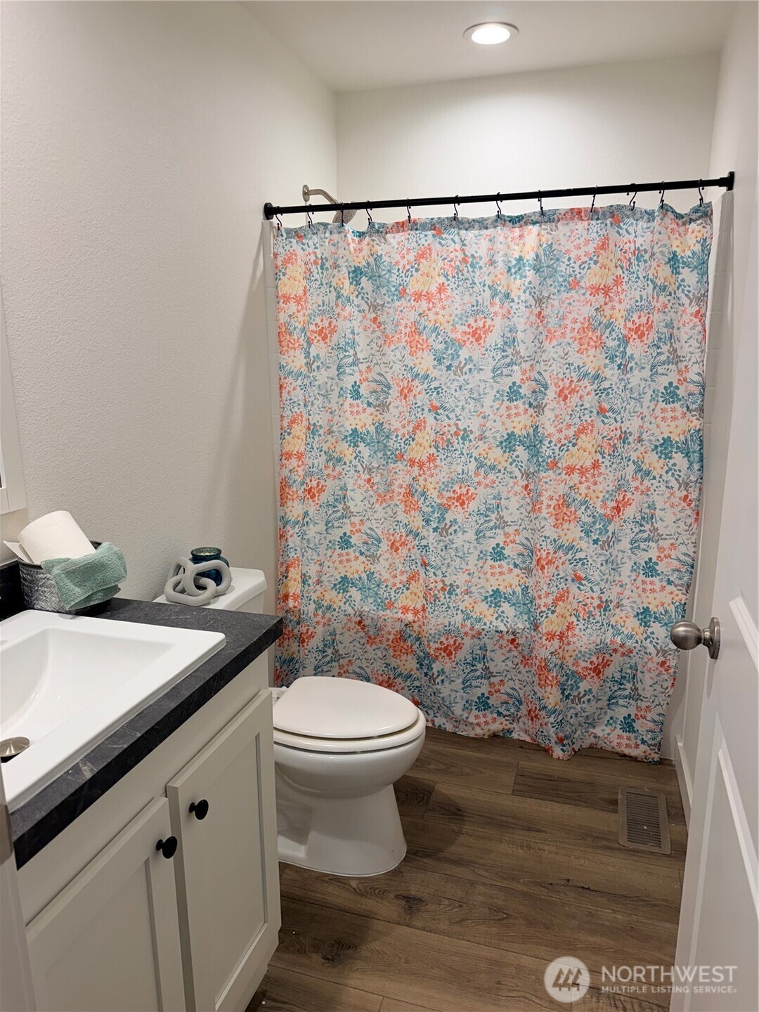 8597 Golden Valley Drive Property Photo 6
