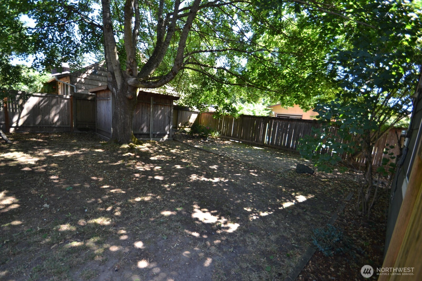 13702 Densmore Avenue Property Photo 10