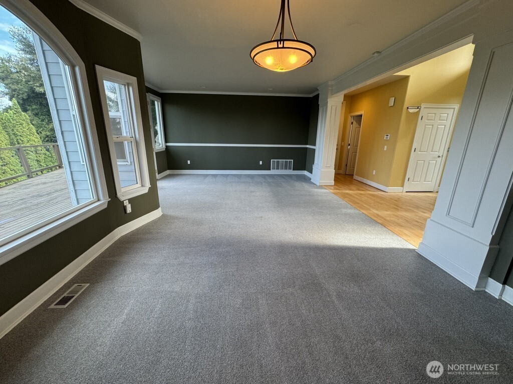 601 Bronson Place Property Photo 5