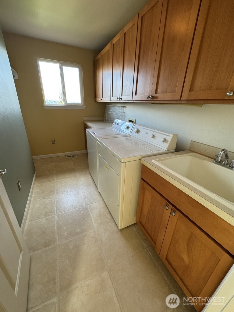 601 Bronson Place Property Photo 17
