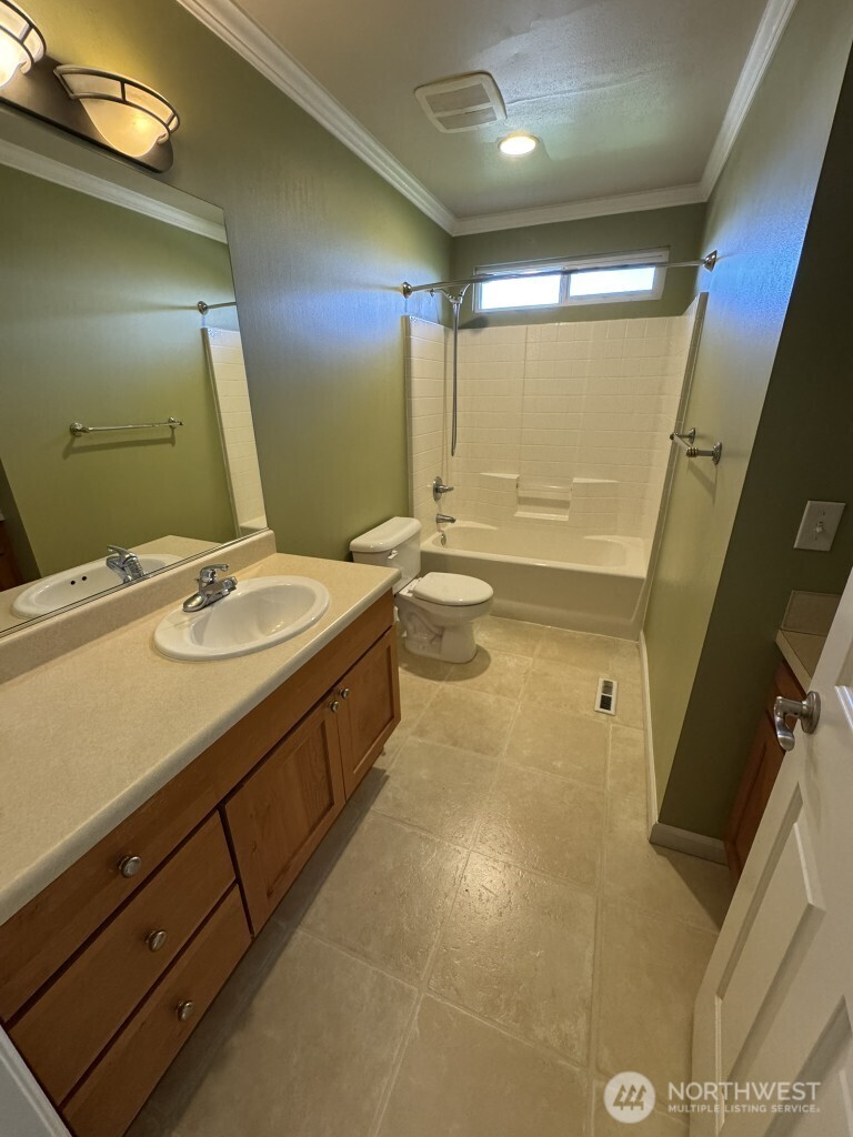 601 Bronson Place Property Photo 18