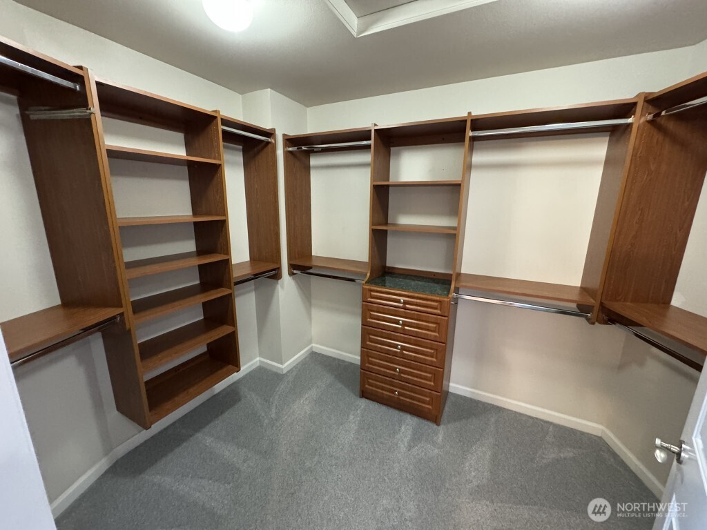 601 Bronson Place Property Photo 20