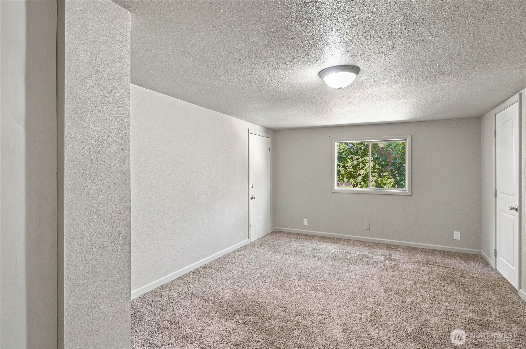 64 N James Avenue Property Photo 23