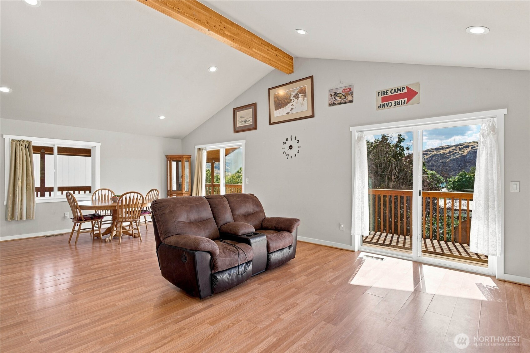 505 Beach Street Property Photo 7