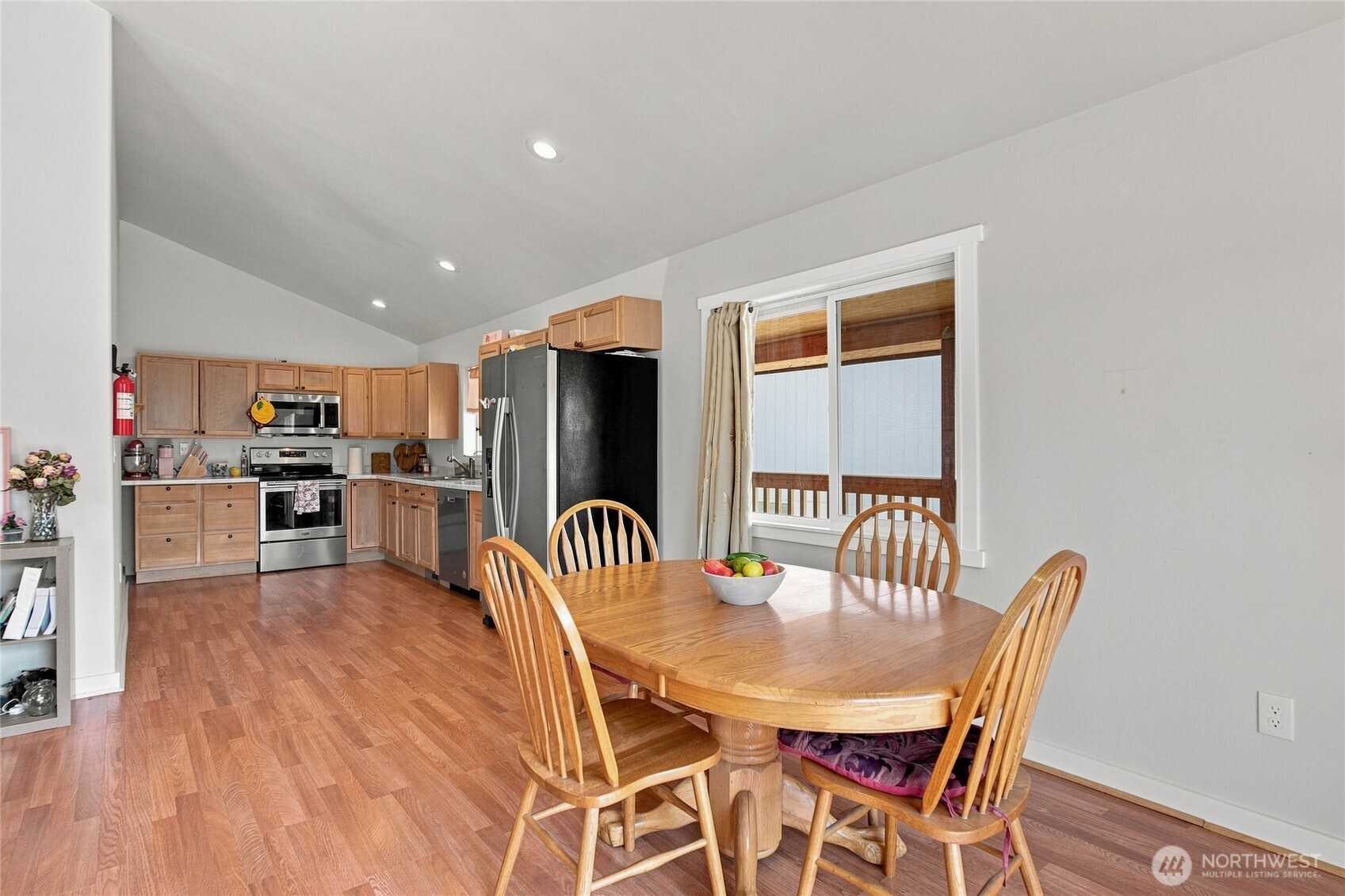 505 Beach Street Property Photo 8