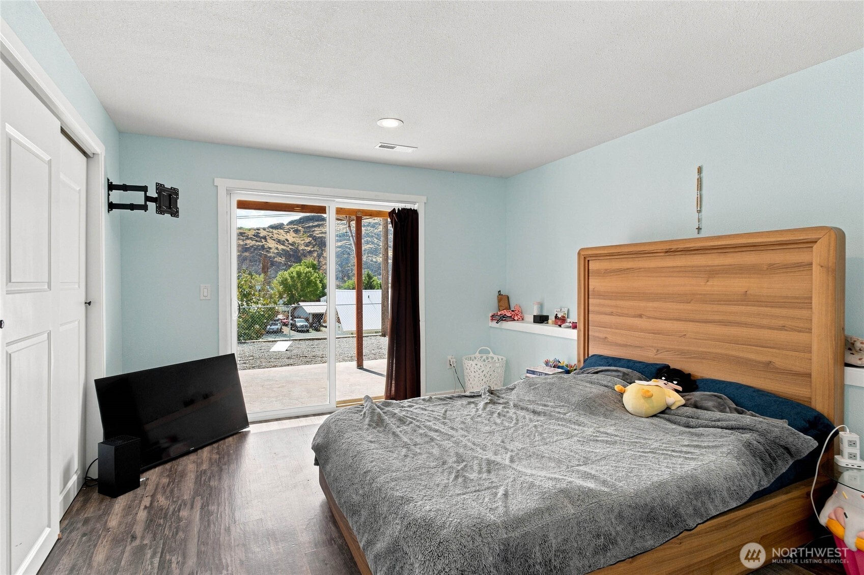 505 Beach Street Property Photo 25
