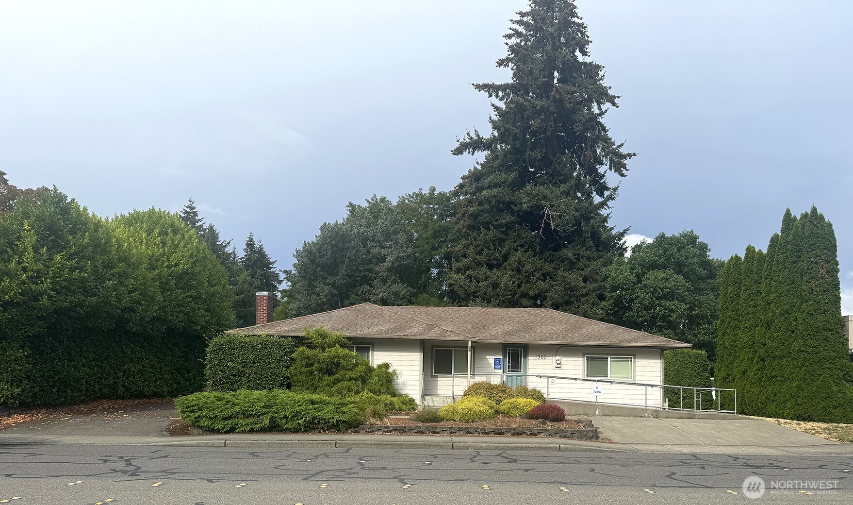 1307 College Street Property Photo 1