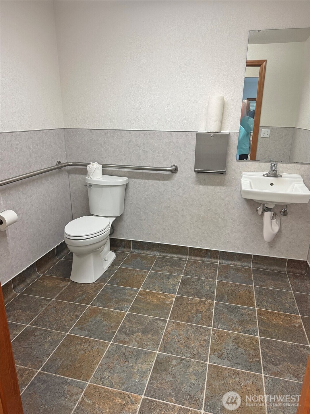 1307 College Street Property Photo 7