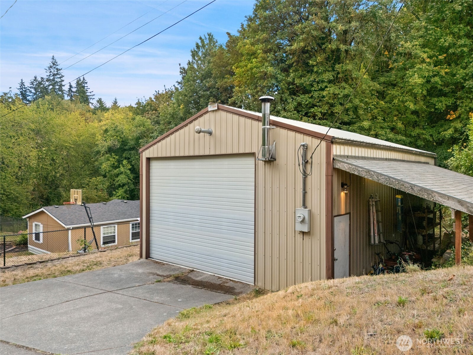713 Hull Avenue Property Photo 1