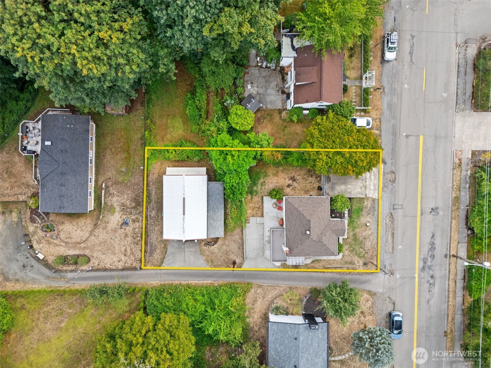 713 Hull Avenue Property Photo 2