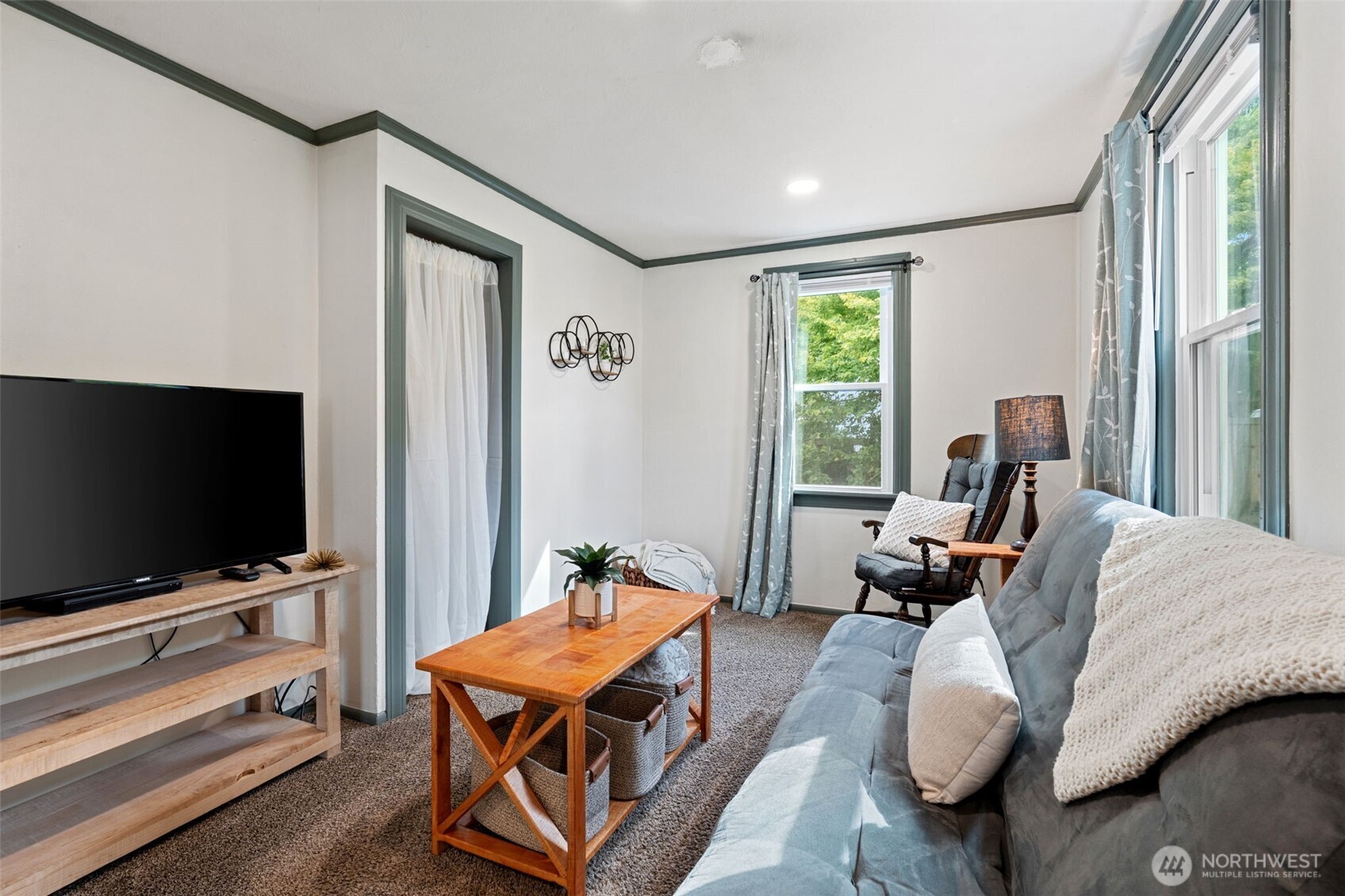 713 Hull Avenue Property Photo 8