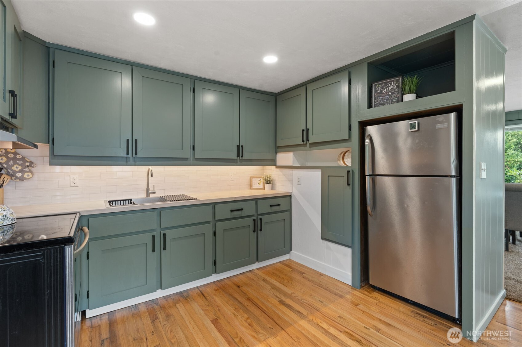 713 Hull Avenue Property Photo 17