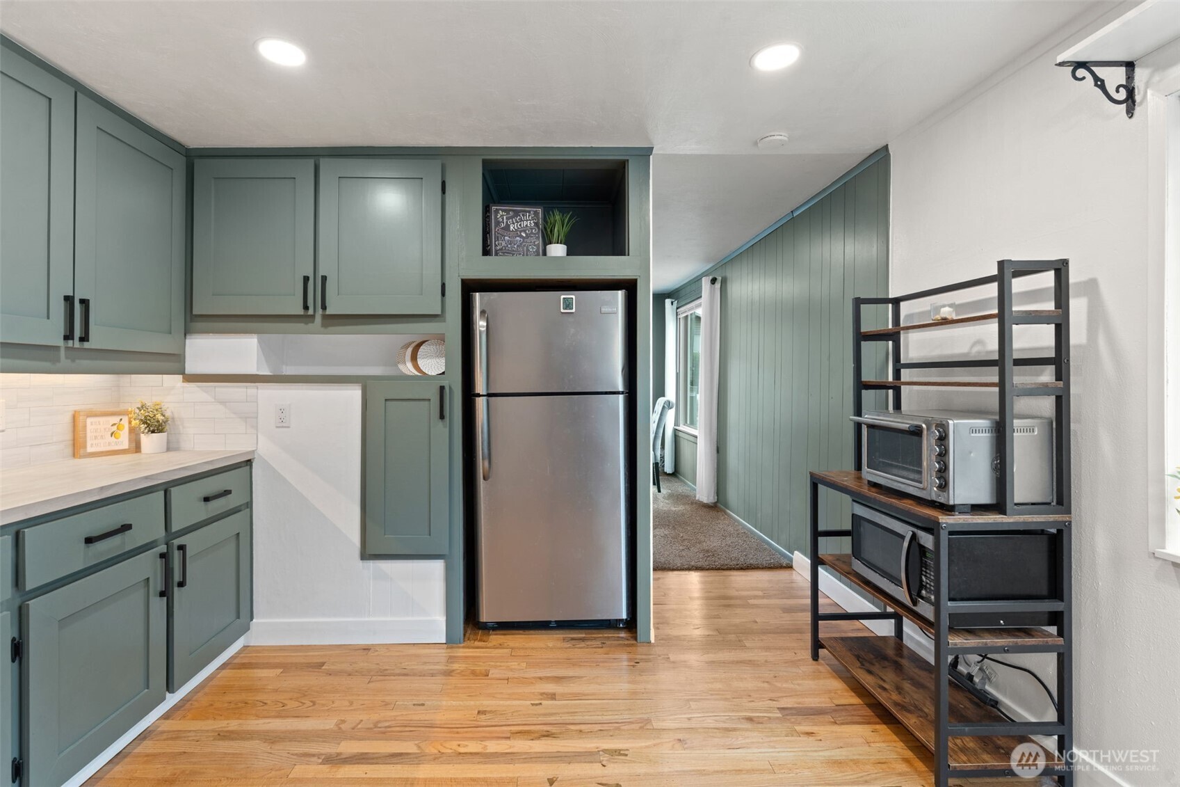 713 Hull Avenue Property Photo 18