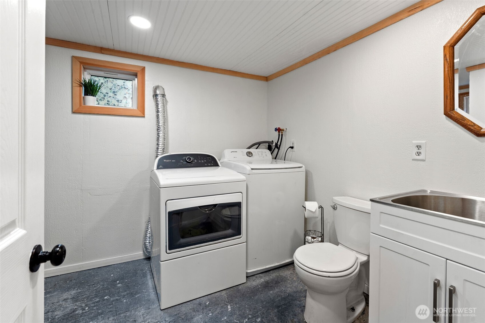 713 Hull Avenue Property Photo 31