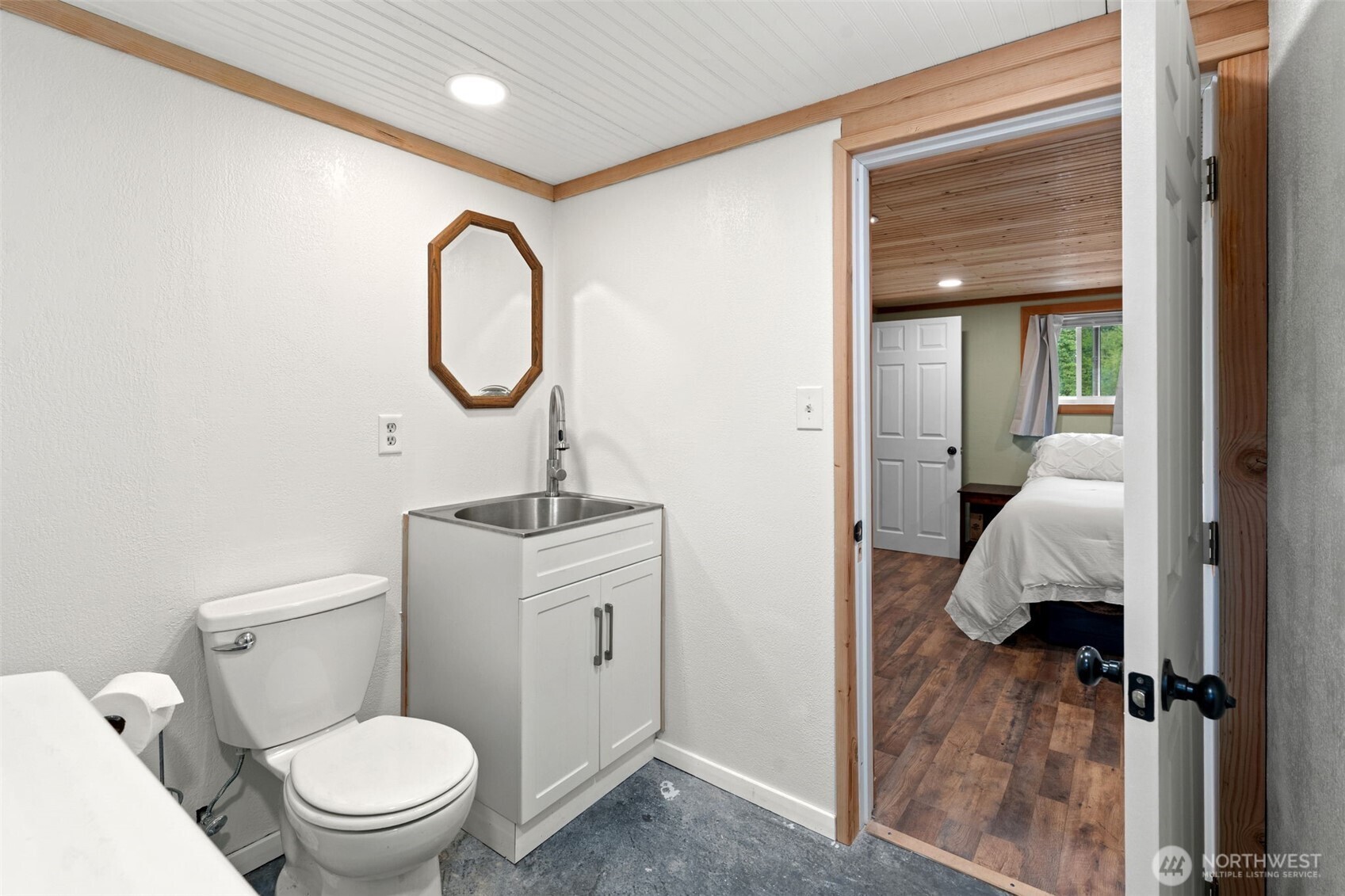 713 Hull Avenue Property Photo 32