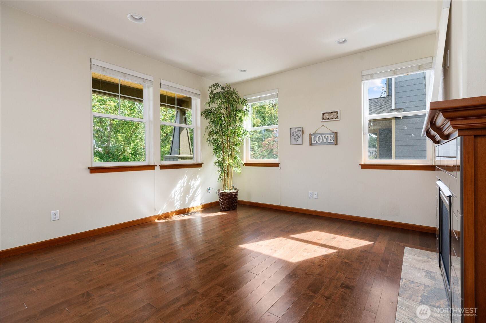 1851 Sw Downfield Way Property Photo 7