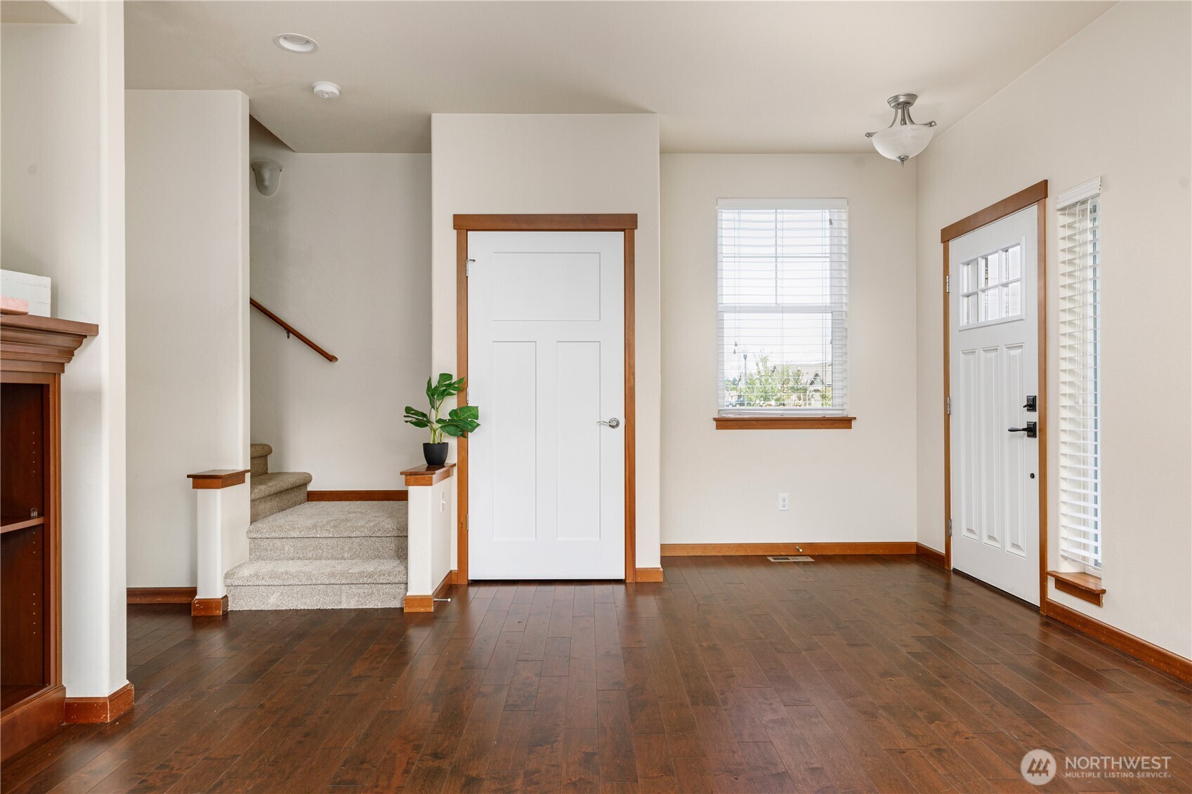 1851 Sw Downfield Way Property Photo 8