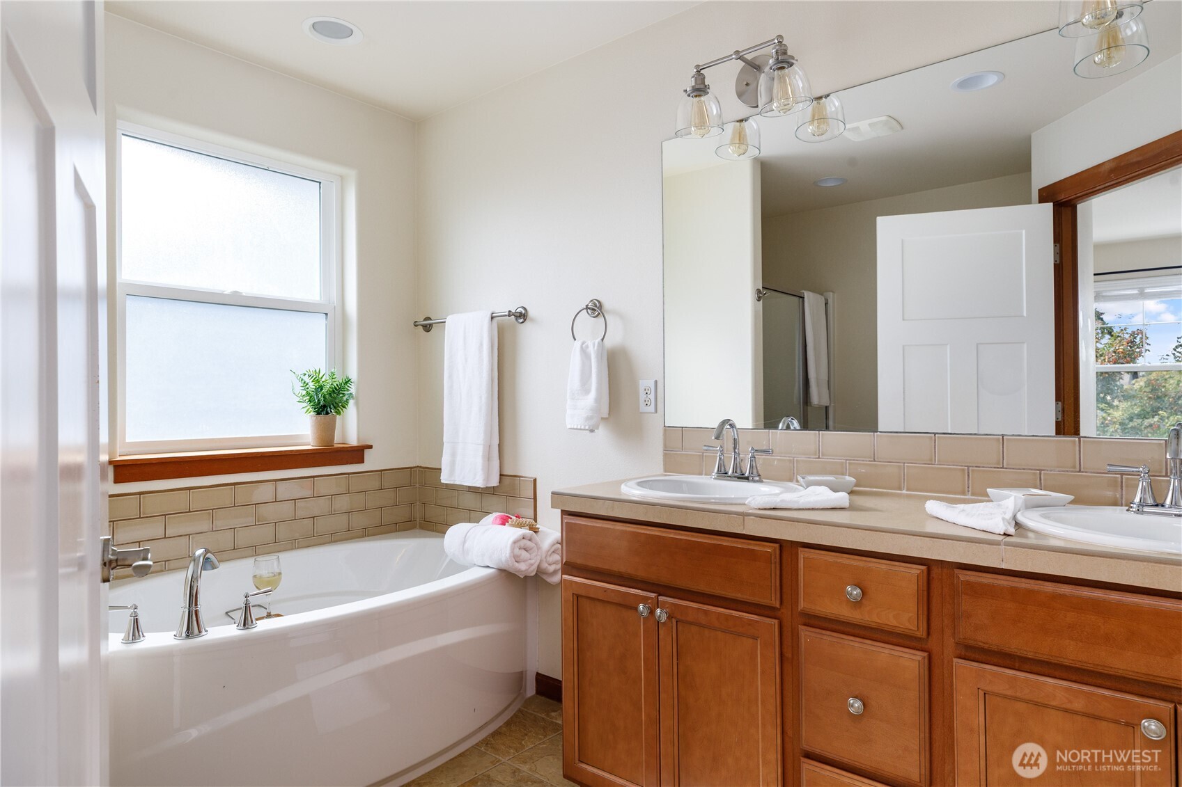 1851 Sw Downfield Way Property Photo 22