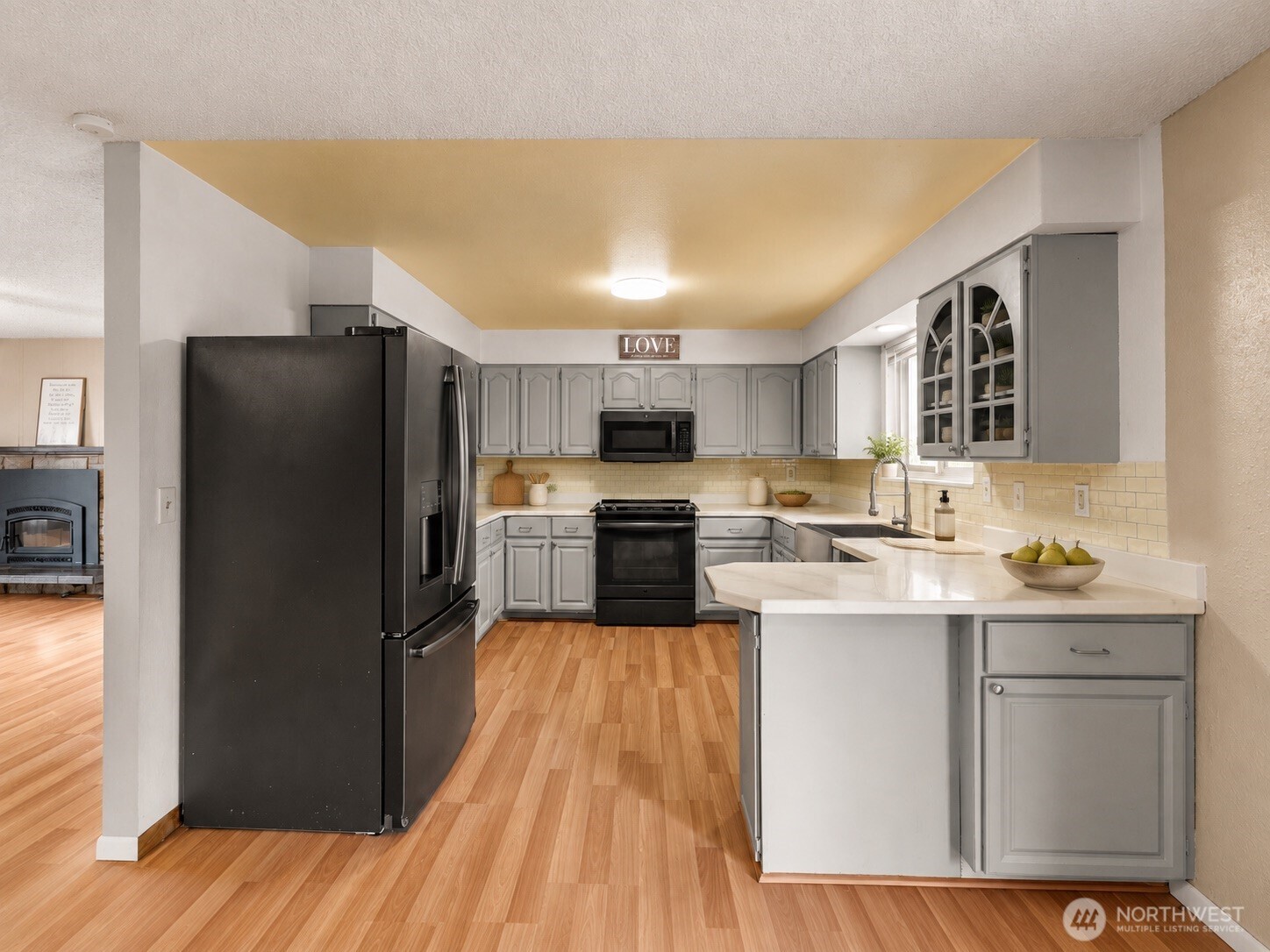 731 7th Street Property Photo 8
