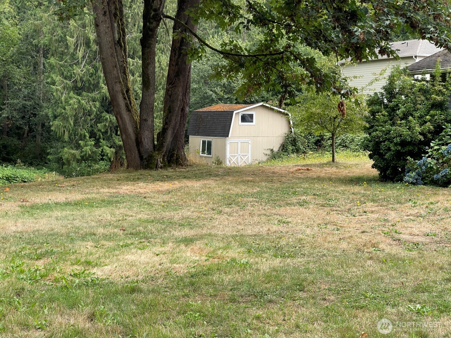 8414 60th Street Property Photo 2