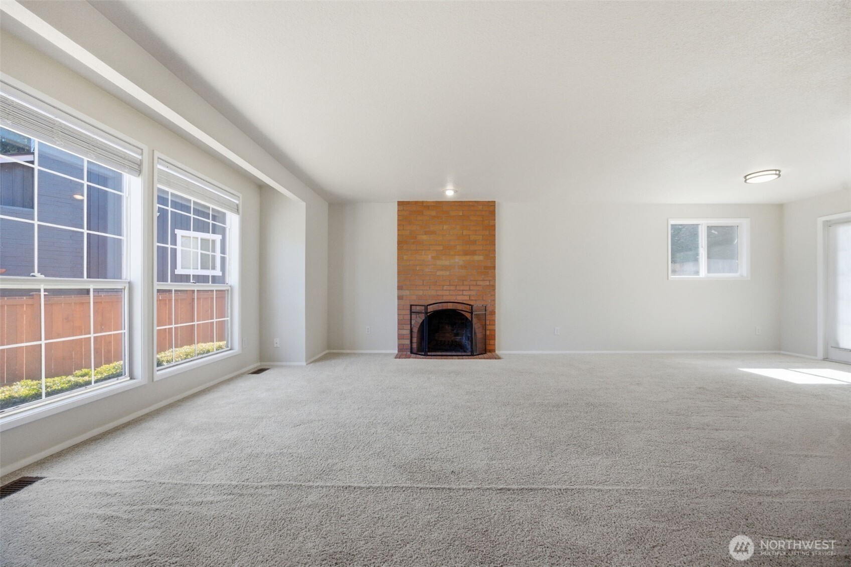 14447 86th Place Property Photo 5