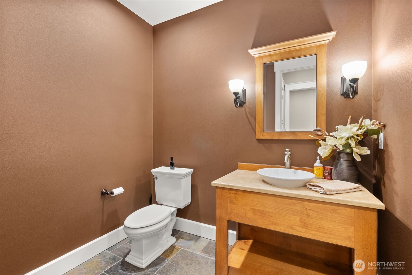 11621 Gravelly Lake Drive Property Photo 17