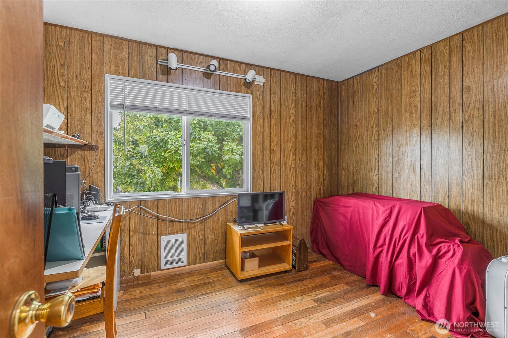 2703 Maple Street Property Photo 12