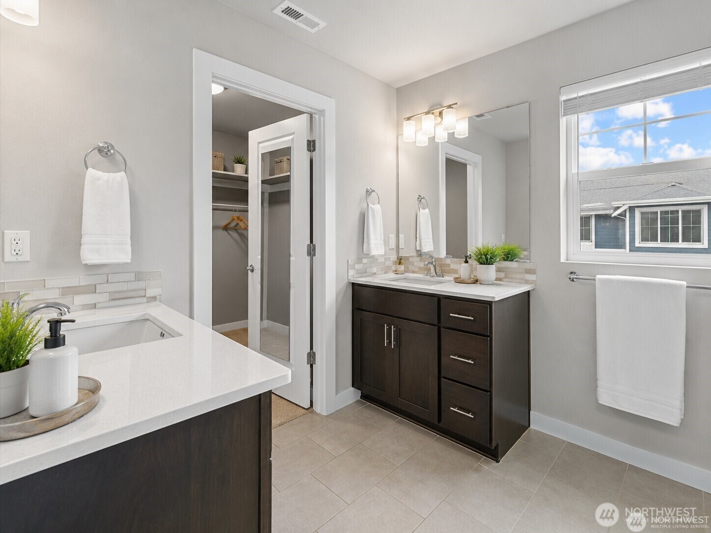 1621 Seattle Hill Road E1 Property Photo 17