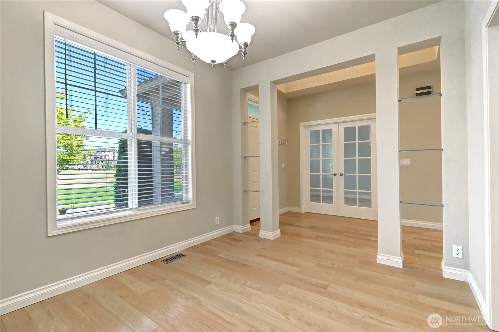 18947 Ne 68th Street Property Photo 6