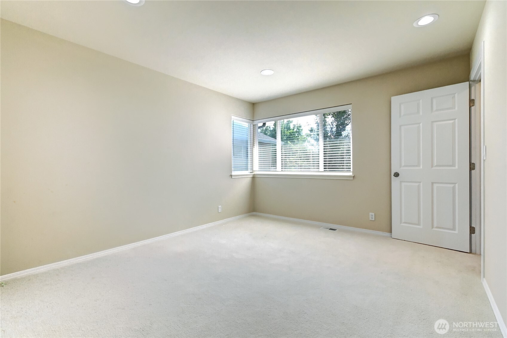 18947 Ne 68th Street Property Photo 35