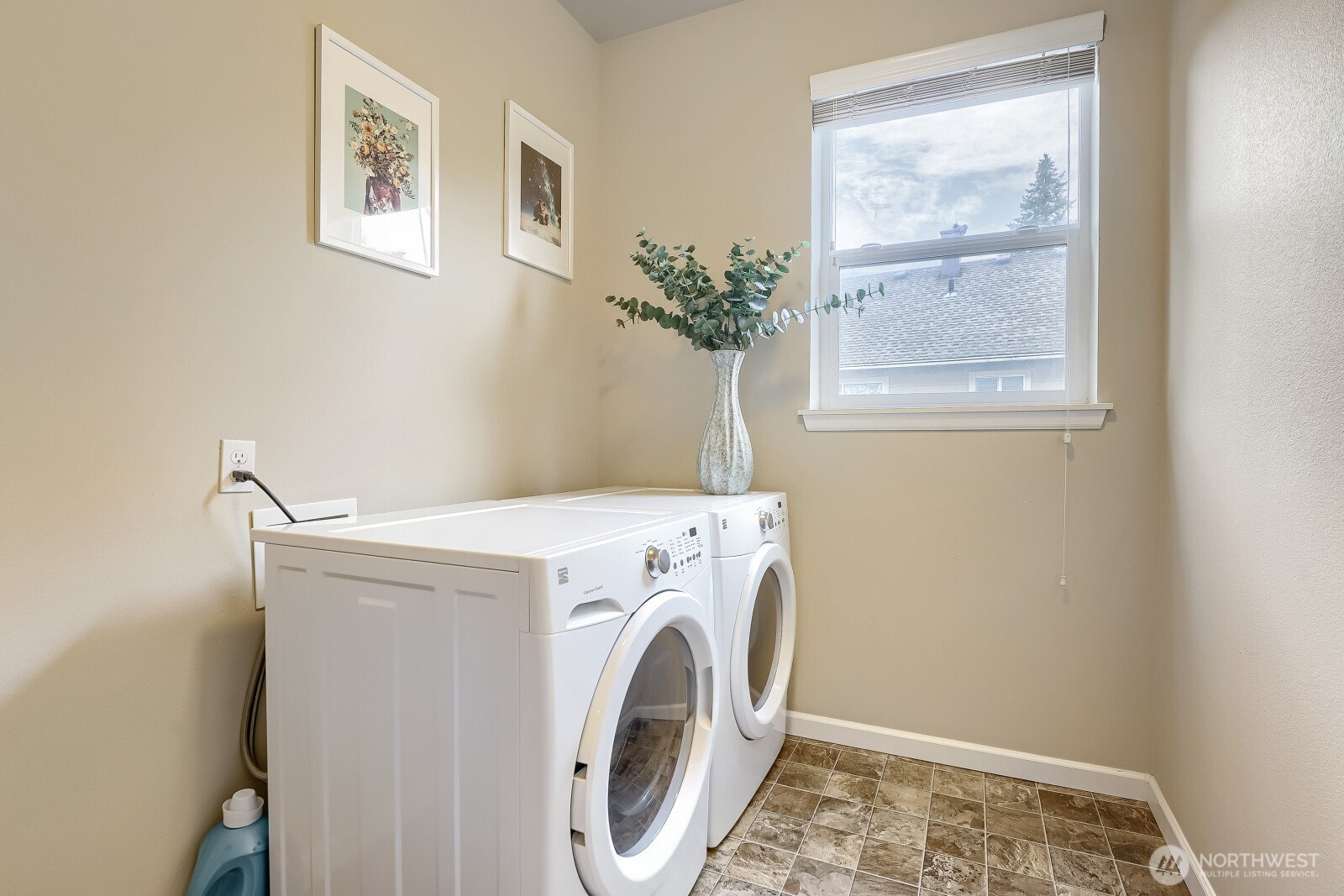 537 Ne Queen Avenue Property Photo 19