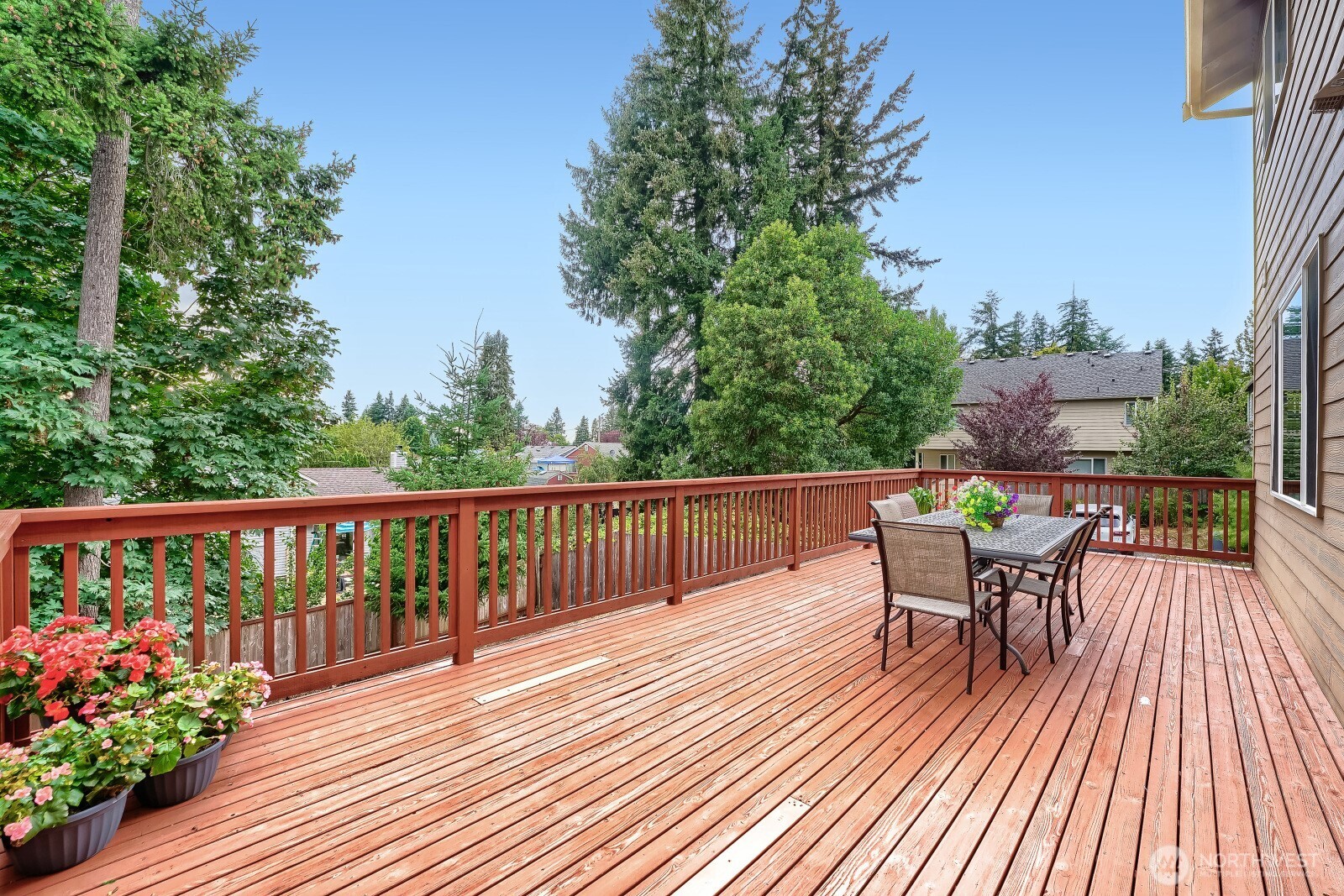537 Ne Queen Avenue Property Photo 21