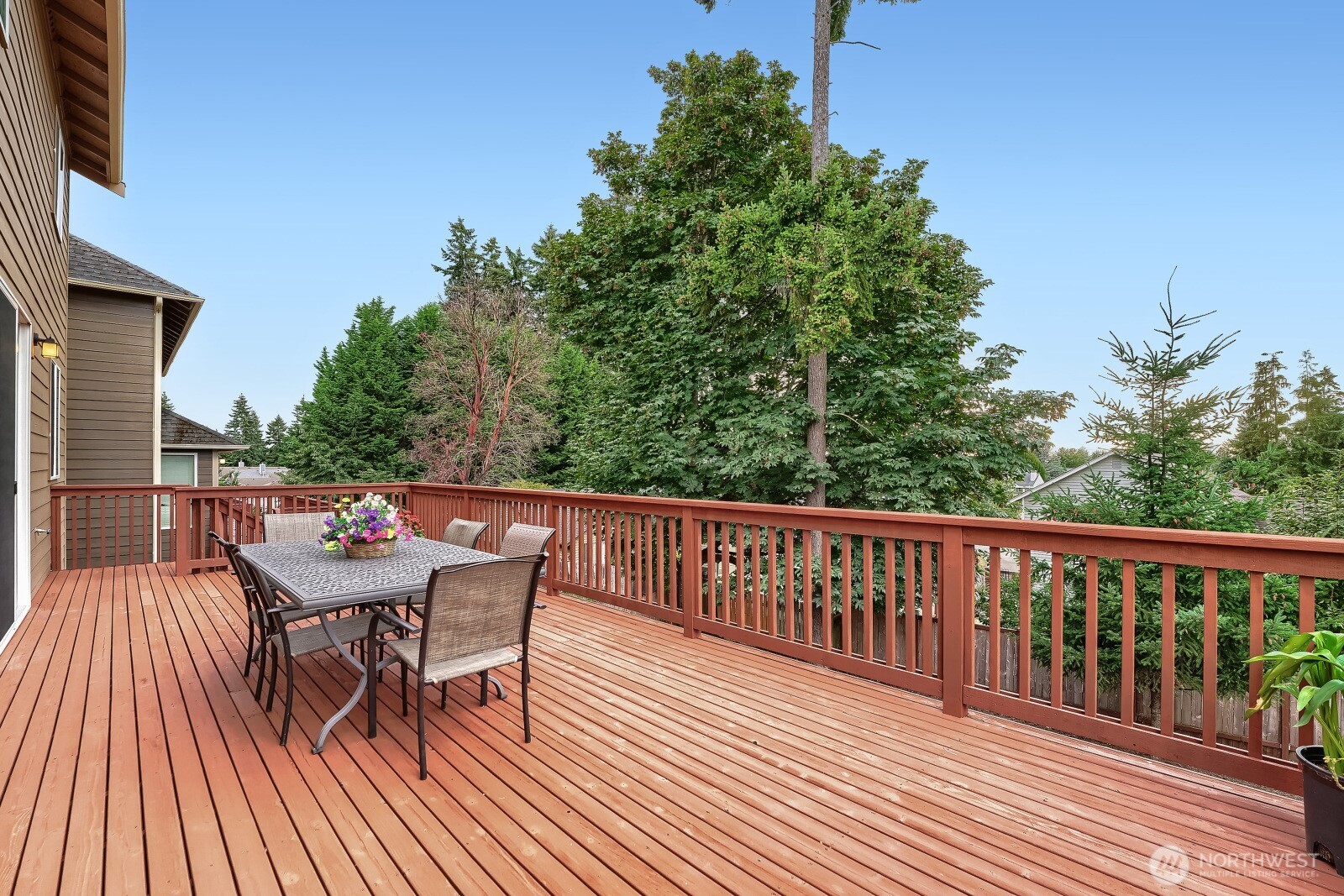 537 Ne Queen Avenue Property Photo 22